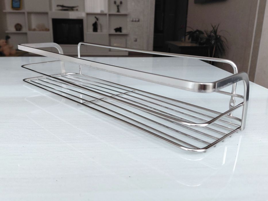 Полочка в ванну кімнату