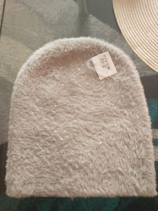 Czapka szara z cyrkoniami ciepła damska