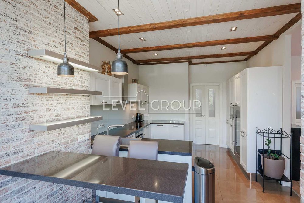 ЖК Пори року (Времена года) 3-к з якісним ремонтом