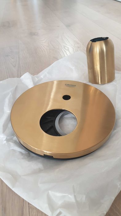 Kompletna bateria wannowo-prysznicowa podtynkowa Grohe Essence (szczotkowane złoto / Brushed Cool Sunrise) + korpus