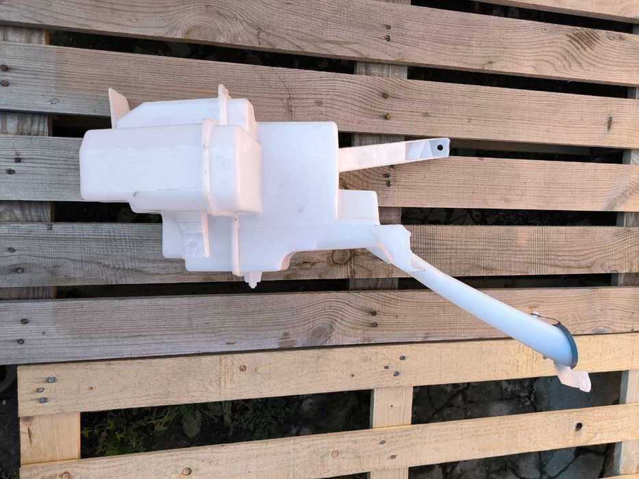 Бачок омивача на Nissan Rogue T33 X-trail 2021 - бачок омывателя скла