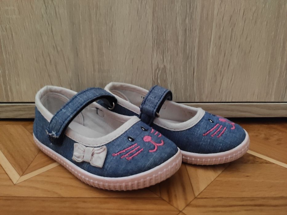 Buty balerinki dziewczęce r. 22