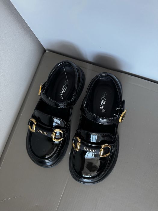 Туфлі для дівчинки чорні лакові Clibee