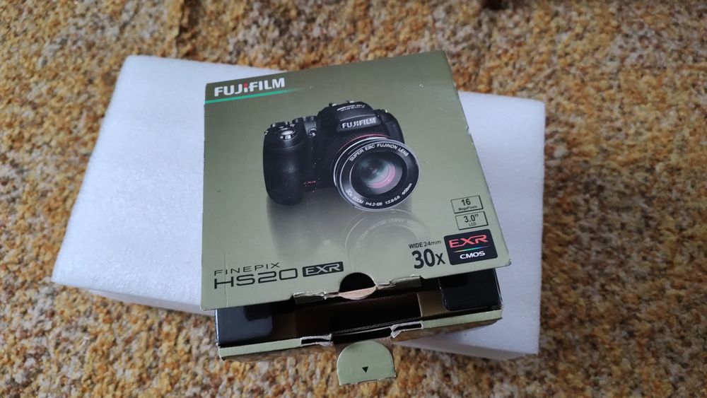 FujiFilm finepix HS20