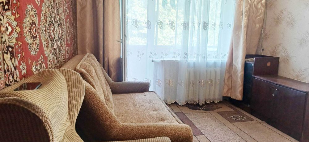 продам 2 кімнатну квартиру бул. Центральний