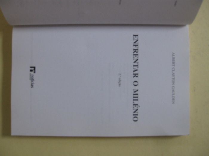 Enfrentar o Milénio de Albert Clayton Gaulden