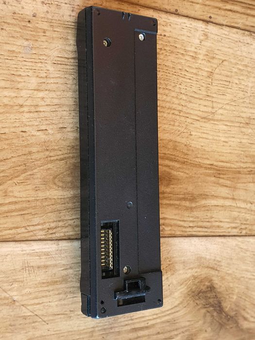 Переднюю панель автомагнитолы JVC KD-X330BT в отличном состоянии.