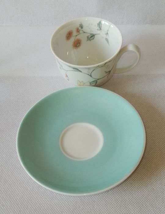 Chávena de café com pires em porcelana Vista Alegre RESERVADA