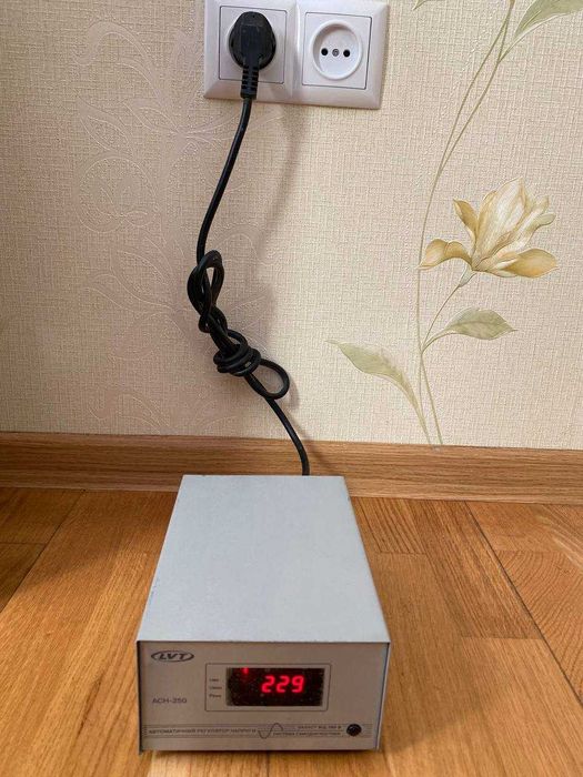 Стабілізатор напруги LVT ACH-250