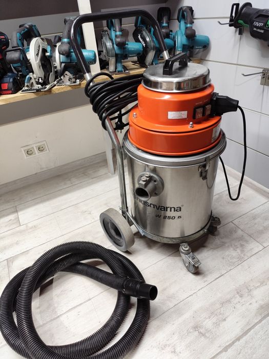 Husgwarna W250 P пилосос будівельний для вологи Хускварна