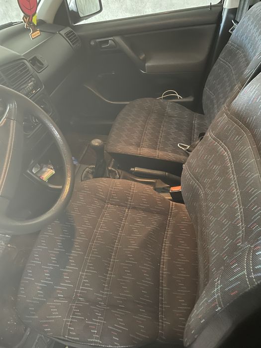 Vw golf 1.9 TD 5 lugares