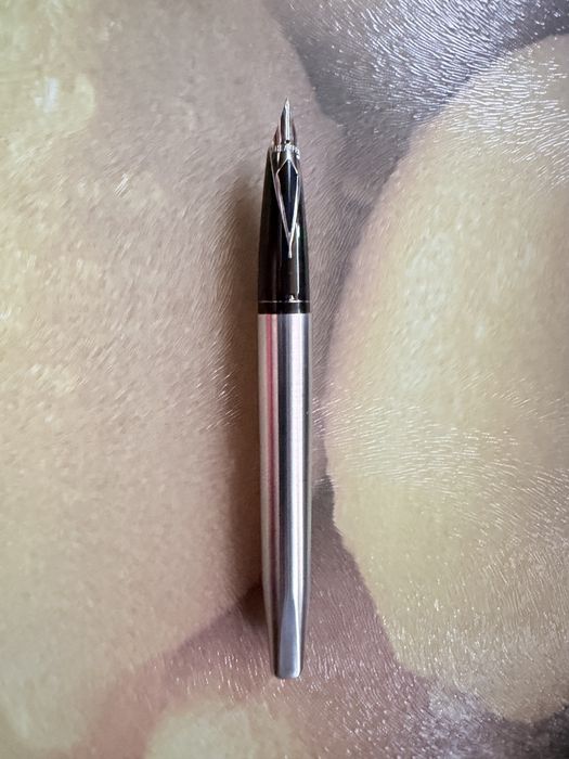 Nowe pióro Sheaffer 100 w wykończeniu Brushed Chrome