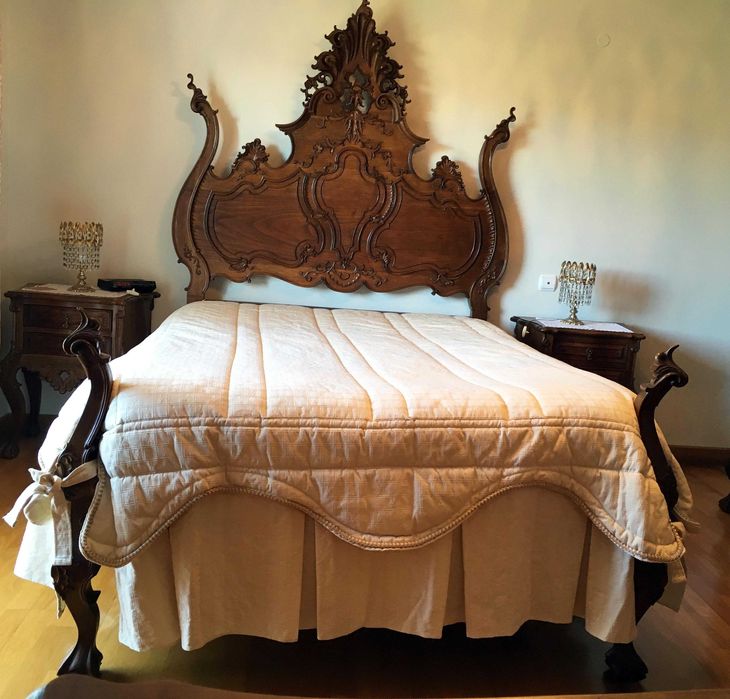 Mobília quarto estilo D. João V- castanho