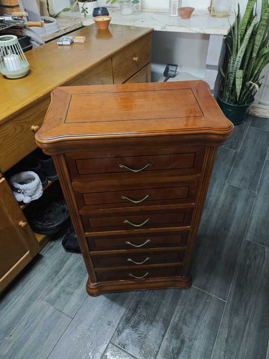 Cómoda Madeira boa qualidade