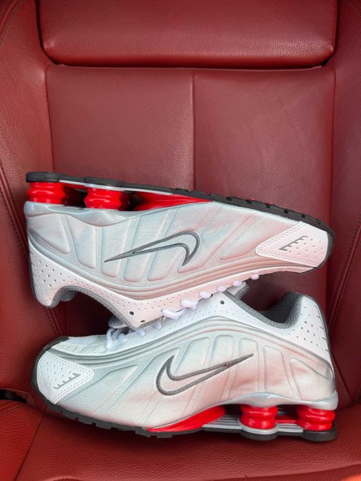 (БЕЗ ПЕРЕДОПЛАТИ) Nike Shox R4 Grey Red White найк шокс сірі сріблясті червоні пружини кросівки