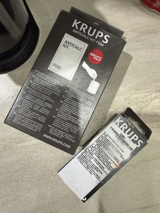 Ekspres automatyczny KRUPS EA8298 – z młynkiem i systemem mlecznym