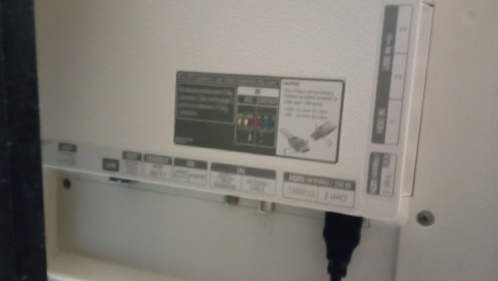 Продаю смарт Lg 40UB800V