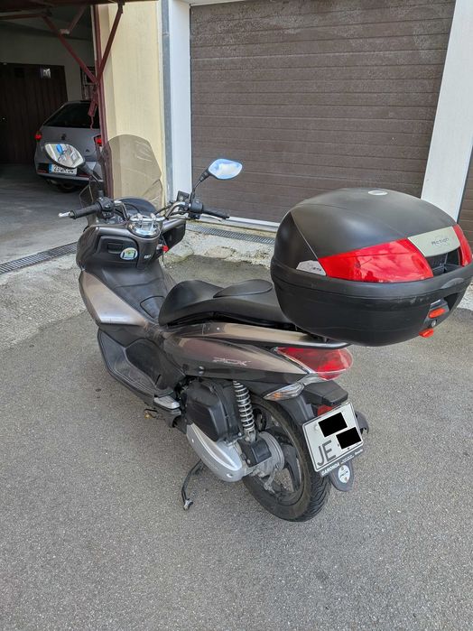 Honda PCX 125cc + Extras (Mala e Capacete Incluídos!)