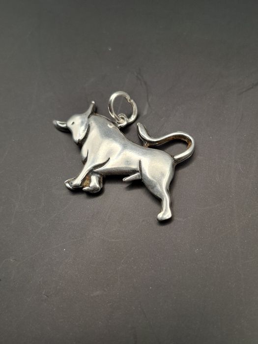 Zawieszka srebro byk