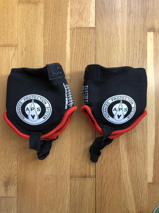 Щитки гомілка кісточка на ноги для спорту захист бандаж