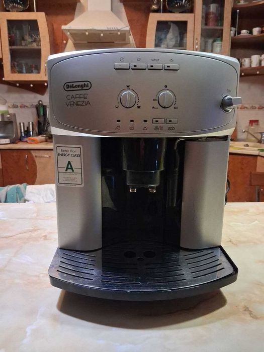 Кавомашина DeLonghi Caffe Venezia ESAM 2200 S