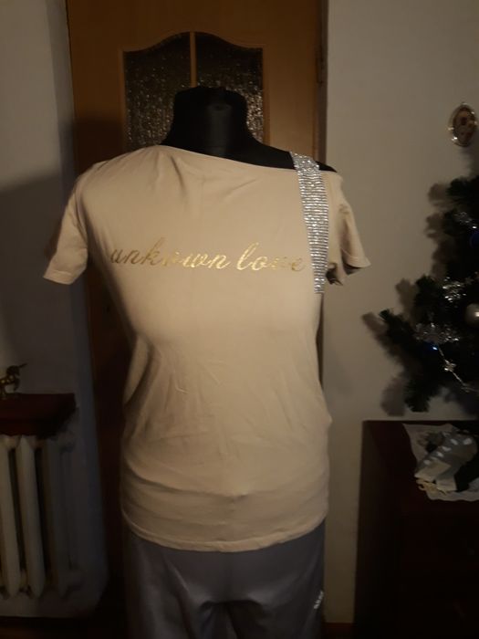 Bluzka ze srebrnym paskiem