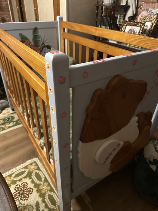 Cama para criança com colchao e roupinha de cama