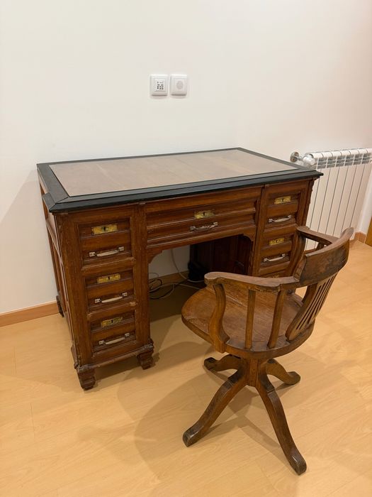 Conjunto secretária antiga + cadeira