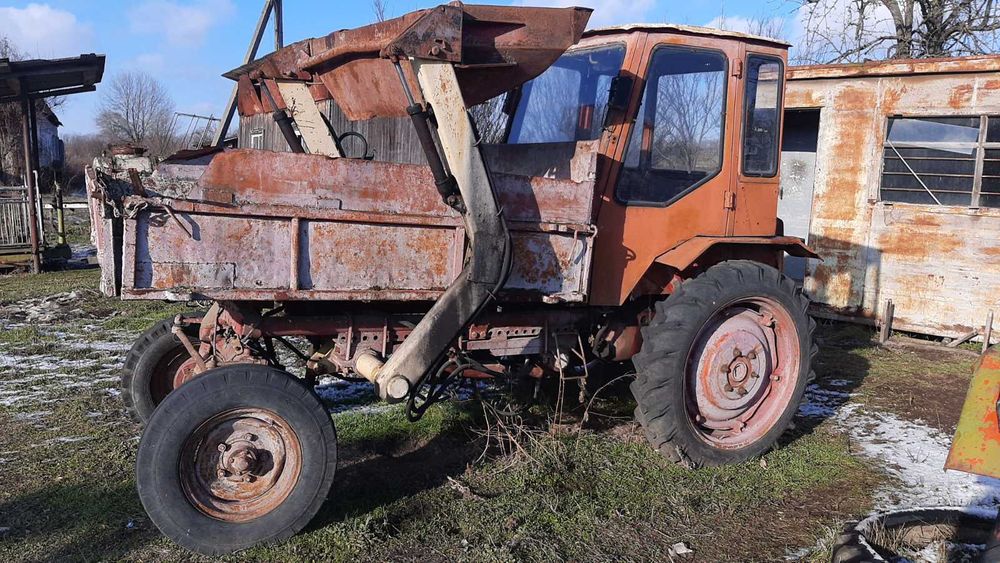 Продаю трактор Т-16.
