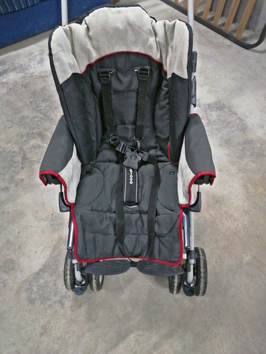 Carrinho de bebé de passeio da Chicco