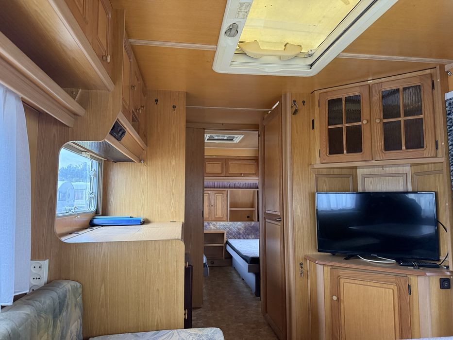 Fendt 615 z dachem ochronnym.