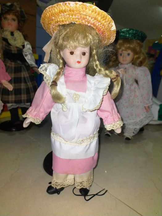 Bonecas de porcelana antigas