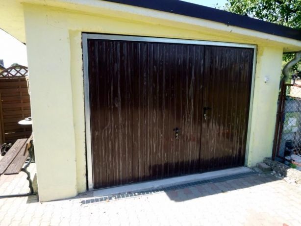 Brama do garażu Uchylna ZŁOTY DĄB orzech Brąz Bramy Garażowe PRODUCENT