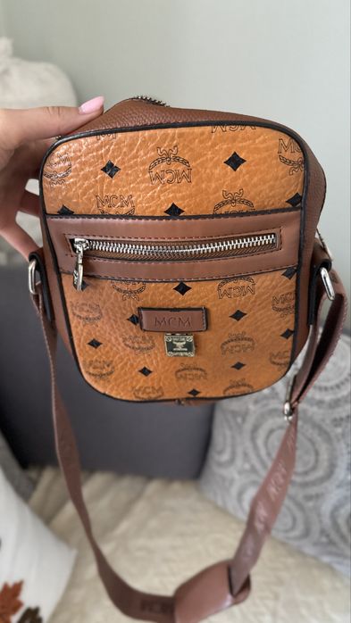 Torebka listonoszka MCM – crossbody