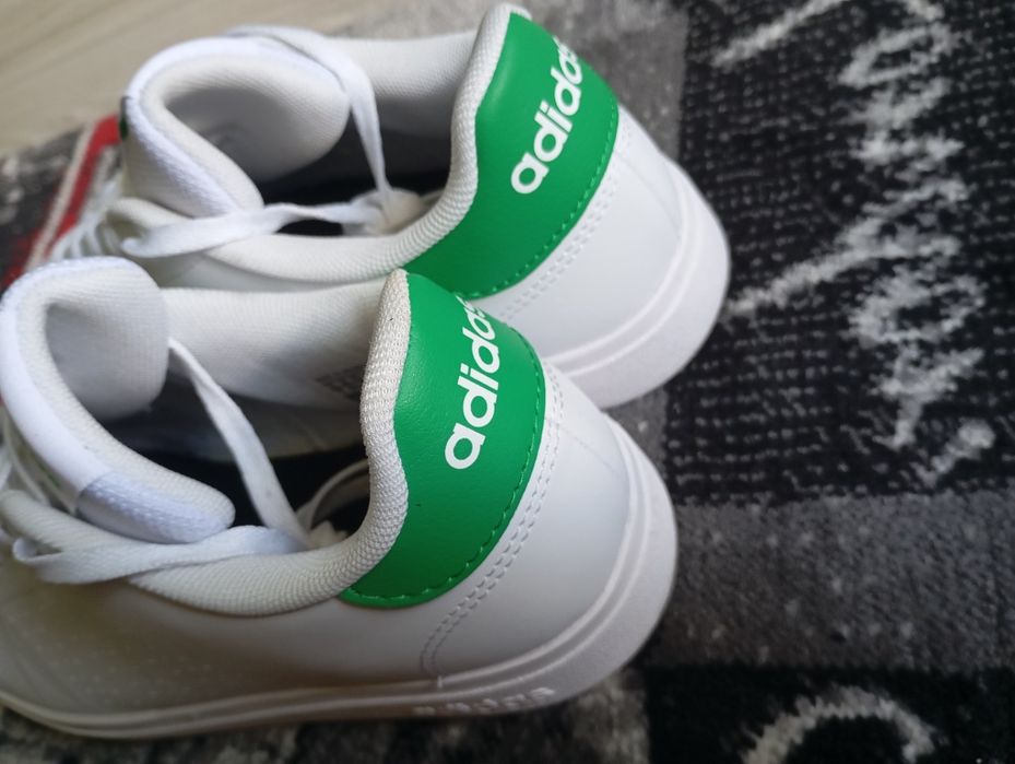 Białe buty damskie adidas Advantage 40