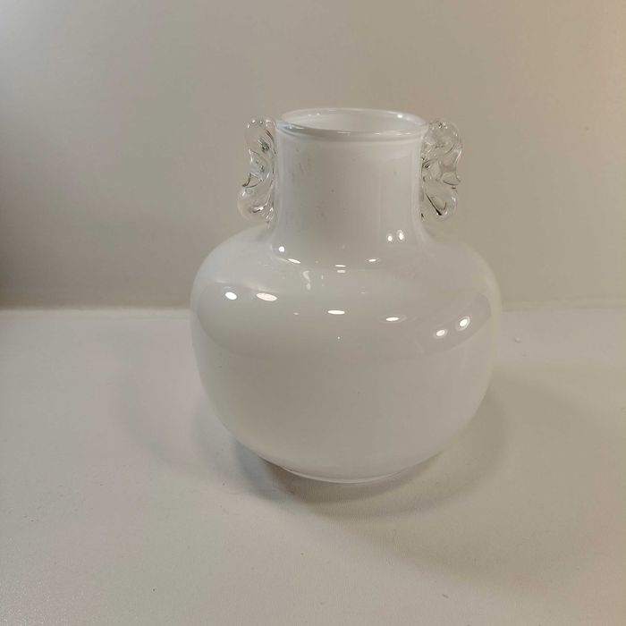 Wazon szklany biały HS Tarnowiec Jerzy Słuczan Orkusz / szkło PRL