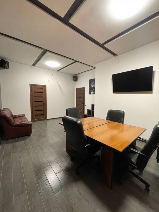 Сдам в оренду ТОП офис Софиевская Борщаговка, Львовский Маеток. 59 м.