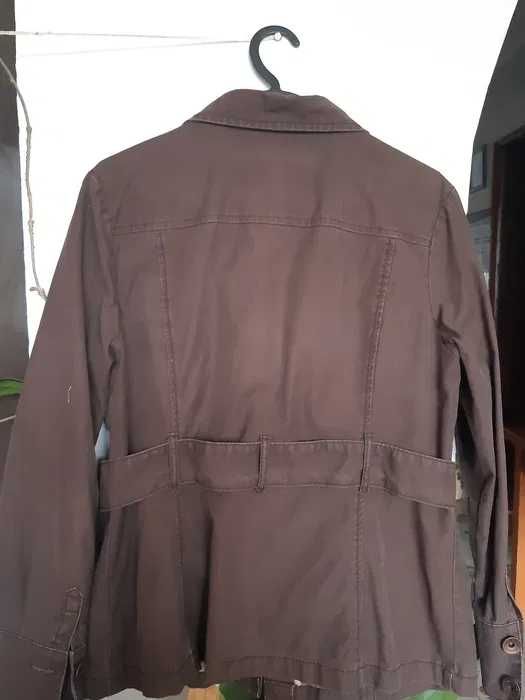 Casaco castanho primaveril