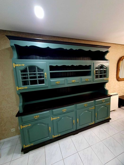 Pintura e e serviço de bricolage e limpeza