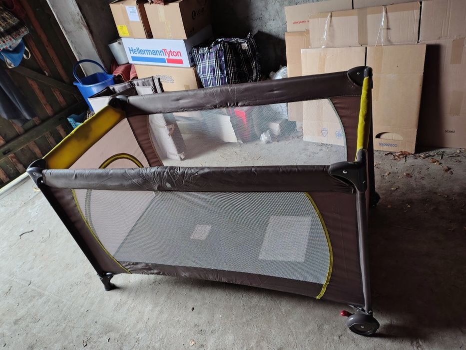 Дитячий манеж квадратний