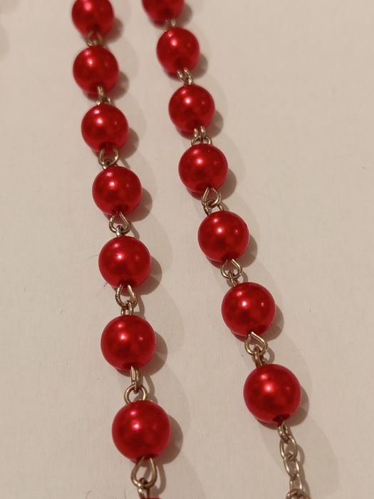 Terço religioso vermelho