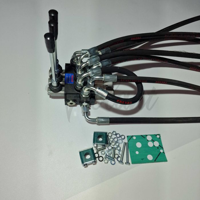 Rozdzielacz 3 Sekcyjny C-330 Hydrauliczny Zewnętrzny 2x Pływająca