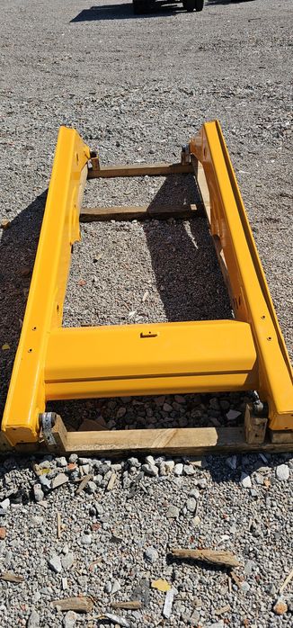 Продам  стрілу  до JCB 4CX