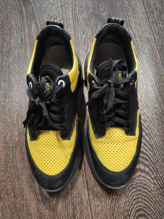 Кросівки шкіряні