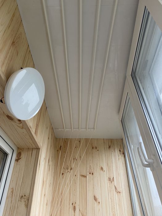 Внутрішня та зовнішня обшивка балкона деревом, ламінатом