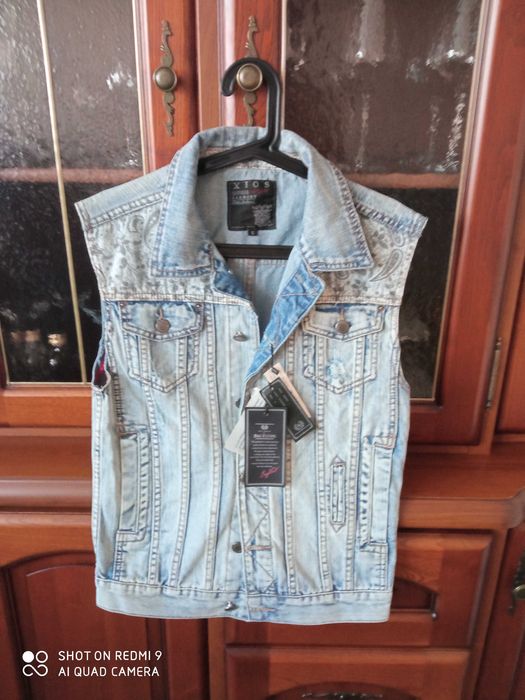Kamizelka jeans rozmiar S.Spodniedam.Levis.