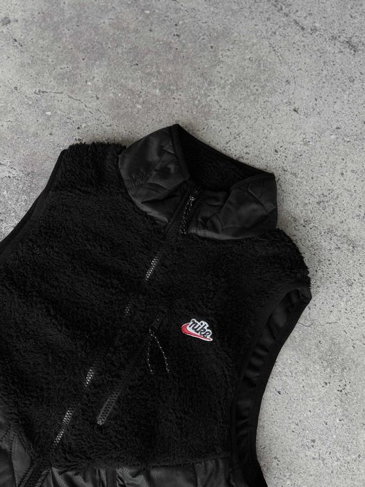 Жилетка Nike old school чорна безрукавка