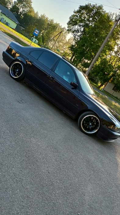 BMW e39 2.5 benzyna kolektory,konserwowana podłoga