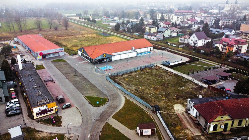 Lokal handlowy 1200 m² przy Lidlu – wynajem