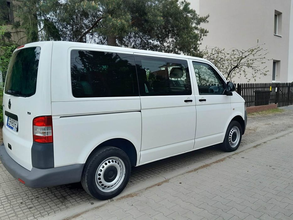 WV T5 2011 9 osobowe